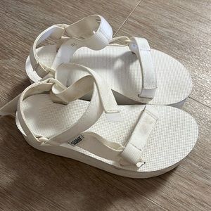 White platform teva